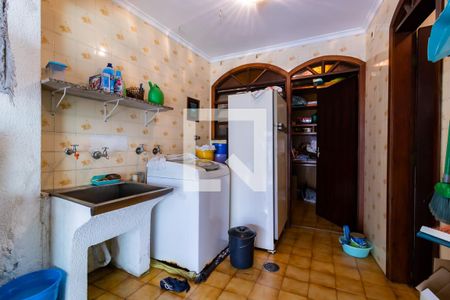 Casa à venda com 220m², 3 quartos e 6 vagasÁrea de Serviço