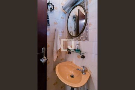 Casa à venda com 220m², 3 quartos e 6 vagasBanheiro de Serviço