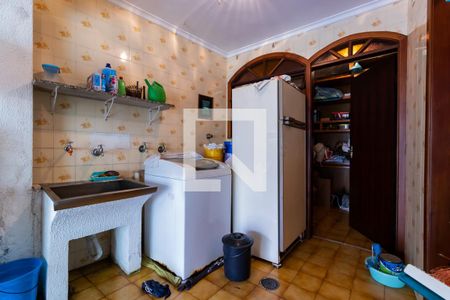 Casa à venda com 220m², 3 quartos e 6 vagasÁrea de Serviço