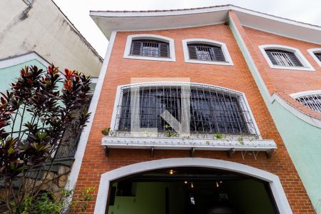 Casa à venda com 220m², 3 quartos e 6 vagasQuintal, Jardim e Garagem