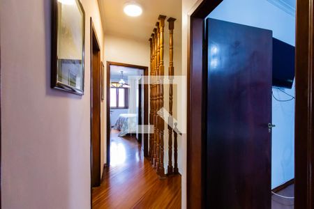 Casa à venda com 220m², 3 quartos e 6 vagasCorredor