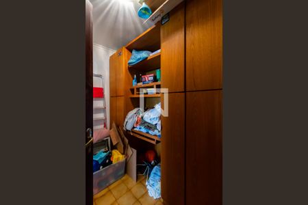 Casa à venda com 220m², 3 quartos e 6 vagasQuarto de Serviço