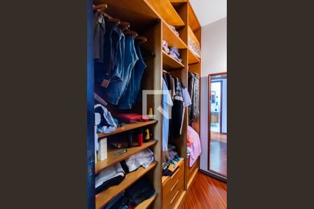 Casa à venda com 220m², 3 quartos e 6 vagasCloset da Suíte