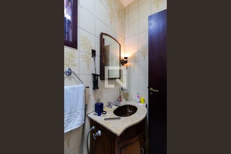 Casa à venda com 220m², 3 quartos e 6 vagasBanheiro da Suíte