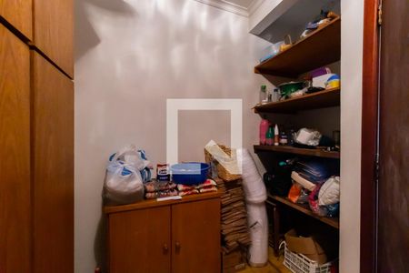 Casa à venda com 220m², 3 quartos e 6 vagasQuarto de Serviço