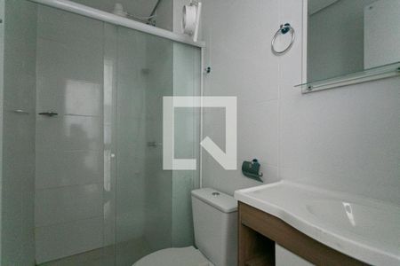 Banheiro de kitnet/studio para alugar com 1 quarto, 22m² em Cidade Mãe do Céu, São Paulo
