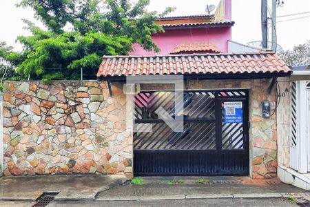 Casa à venda com 316m², 3 quartos e 4 vagas Casa à venda com 316m², 3 quartos e 4 vagasFachada