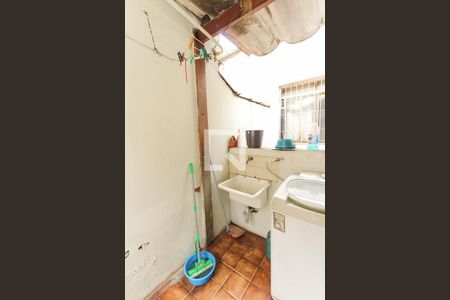 Casa à venda com 169m², 2 quartos e 2 vagas Casa à venda com 169m², 2 quartos e 2 vagasÁrea de serviço