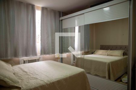 Quarto 1 de apartamento para alugar com 2 quartos, 48m² em Jardim Alvorada, Nova Iguaçu