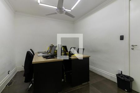 Casa à venda com 300m², 3 quartos e 3 vagas Casa à venda com 300m², 3 quartos e 3 vagasEscritório 4