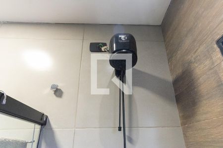 Casa à venda com 300m², 3 quartos e 3 vagas Casa à venda com 300m², 3 quartos e 3 vagasChuveiro 2