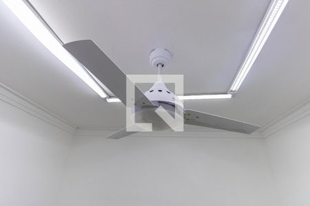 Casa à venda com 300m², 3 quartos e 3 vagas Casa à venda com 300m², 3 quartos e 3 vagasDetalhe Escritório 3