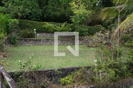 Casa de condomínio à venda com 539m², 5 quartos e 3 vagas Casa de condomínio à venda com 539m², 5 quartos e 3 vagasQuintal