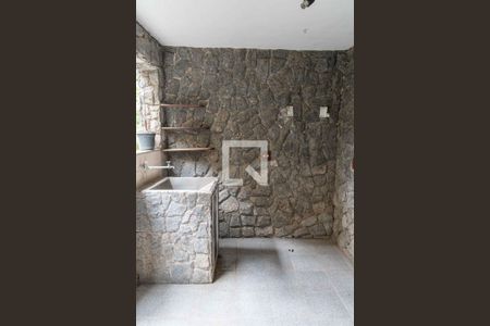 Casa de condomínio à venda com 539m², 5 quartos e 3 vagas Casa de condomínio à venda com 539m², 5 quartos e 3 vagasÁrea de Serviço