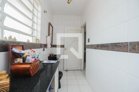 Casa à venda com 120m², 5 quartos e 3 vagasBanheiro 1