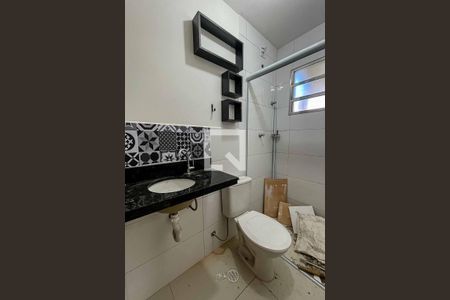 Banheiro de kitnet/studio para alugar com 1 quarto, 28m² em Vila Barbosa, São Paulo