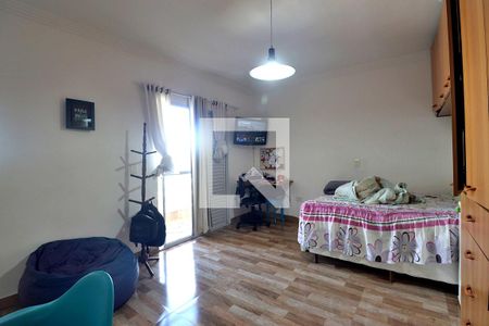 Casa à venda com 186m², 3 quartos e 4 vagasQuarto 3 - Suíte 3