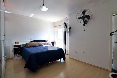 Casa à venda com 186m², 3 quartos e 4 vagasQuarto 2 - Suíte 2