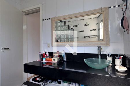 Casa à venda com 186m², 3 quartos e 4 vagasBanheiro da Suíte 2