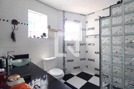 Casa à venda com 186m², 3 quartos e 4 vagasBanheiro da Suíte 2