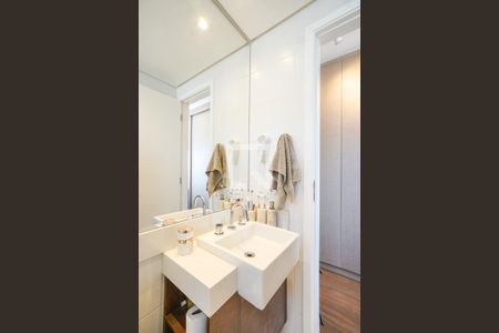 Apartamento à venda com 92m², 2 quartos e 2 vagas Apartamento à venda com 92m², 2 quartos e 2 vagasBanheiro da suíte 02