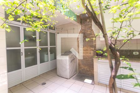 Casa à venda com 190m², 4 quartos e 2 vagas Casa à venda com 190m², 4 quartos e 2 vagasÁrea de serviço