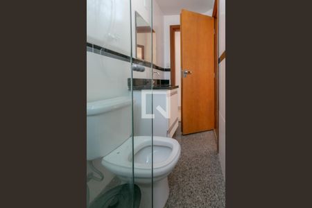 Apartamento à venda com 70m², 3 quartos e 2 vagas Apartamento à venda com 70m², 3 quartos e 2 vagasBanheiro da Suíte 1