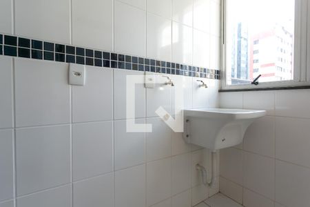 Apartamento à venda com 70m², 3 quartos e 2 vagas Apartamento à venda com 70m², 3 quartos e 2 vagasCozinha e Área de Serviço