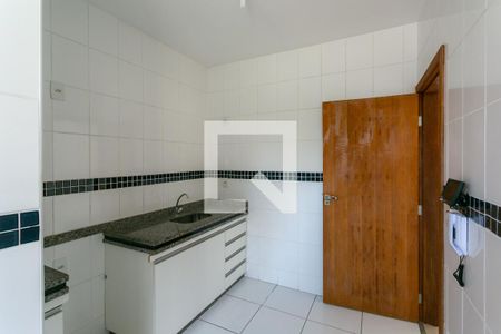 Apartamento à venda com 70m², 3 quartos e 2 vagas Apartamento à venda com 70m², 3 quartos e 2 vagasCozinha e Área de Serviço