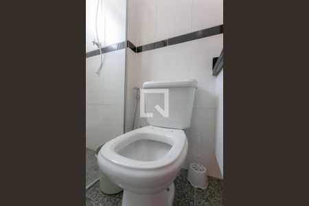 Apartamento à venda com 70m², 3 quartos e 2 vagas Apartamento à venda com 70m², 3 quartos e 2 vagasBanheiro da Suíte 1