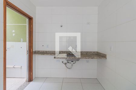Sala e Cozinha de casa para alugar com 1 quarto, 33m² em Vila Germinal, São Paulo