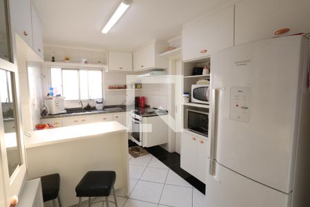 Apartamento à venda com 240m², 2 quartos e 2 vagasCozinha