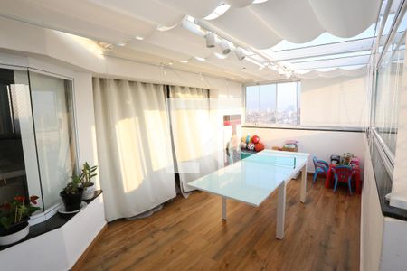 Apartamento à venda com 240m², 2 quartos e 2 vagasVaranda
