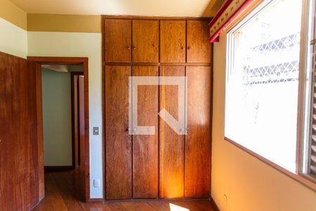 Apartamento à venda com 120m², 4 quartos e 2 vagas Apartamento à venda com 120m², 4 quartos e 2 vagasArmário do Quarto 3