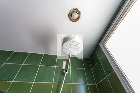 Apartamento à venda com 120m², 4 quartos e 2 vagas Apartamento à venda com 120m², 4 quartos e 2 vagasChuveiro do Banheiro da Suíte