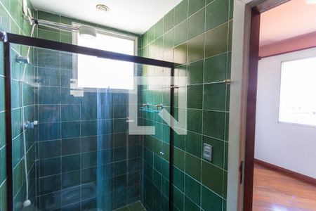 Apartamento à venda com 120m², 4 quartos e 2 vagas Apartamento à venda com 120m², 4 quartos e 2 vagasBanheiro da Suíte