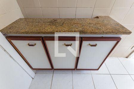 Apartamento à venda com 120m², 4 quartos e 2 vagas Apartamento à venda com 120m², 4 quartos e 2 vagasArmário da Área de Serviço