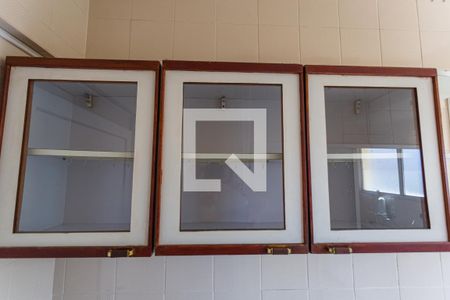 Apartamento à venda com 120m², 4 quartos e 2 vagas Apartamento à venda com 120m², 4 quartos e 2 vagasArmário da Área de Serviço