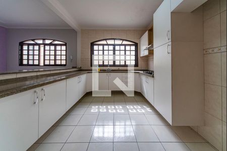 Casa para alugar com 280m², 3 quartos e 2 vagasCozinha