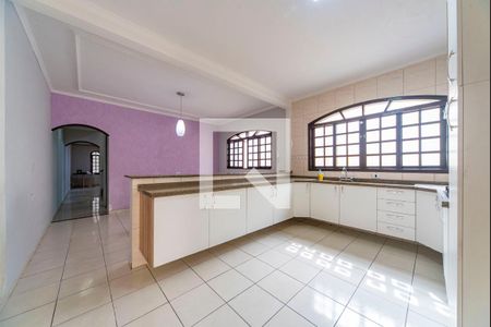 Casa para alugar com 280m², 3 quartos e 2 vagasCozinha