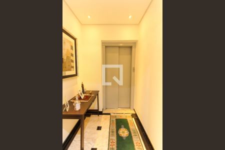 Apartamento à venda com 125m², 4 quartos e 3 vagas Apartamento à venda com 125m², 4 quartos e 3 vagasHall Exclusivo