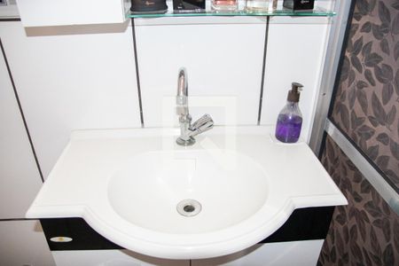 Casa à venda com 170m², 3 quartos e 2 vagasBanheiro 3