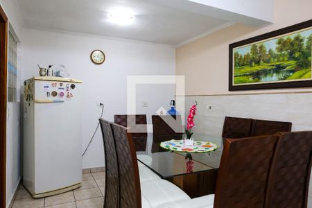 Casa à venda com 128m², 3 quartos e 2 vagas Casa à venda com 128m², 3 quartos e 2 vagasCozinha