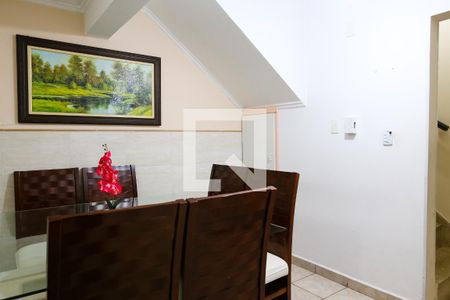 Casa à venda com 128m², 3 quartos e 2 vagas Casa à venda com 128m², 3 quartos e 2 vagasCozinha