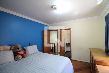 Casa à venda com 192m², 3 quartos e 3 vagasQuarto Suíte