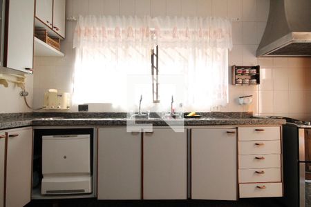 Casa à venda com 192m², 3 quartos e 3 vagasCozinha