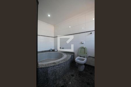 Casa à venda com 192m², 3 quartos e 3 vagasBanheiro da Suíte 3