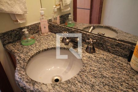 Casa à venda com 192m², 3 quartos e 3 vagasLavabo