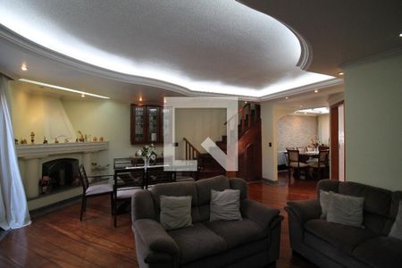 Casa à venda com 192m², 3 quartos e 3 vagasSala