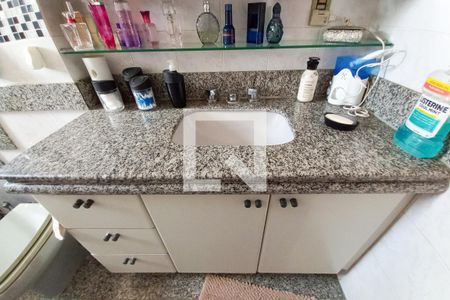 Apartamento à venda com 101m², 3 quartos e 2 vagas Apartamento à venda com 101m², 3 quartos e 2 vagasBanheiro da Suíte